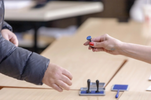 8b3ffb2e-7885-40e9-9082-2307a9d7d370