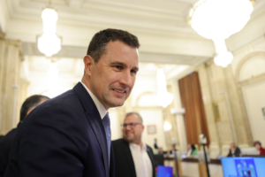 8d7a928a-ed33-4084-a366-7e516482599f