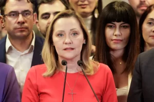 INSTANT_USR_29_INQUAM_Photos_Bogdan_Buda_2b8b53