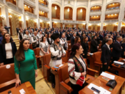 POT anunță că este aproape de a strânge numărul de semnături necesar pentru a începe procedura de suspendare a lui Iohannis / Cine este singurul parlamentar USR care a semnat