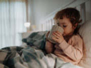 Suntem în sezon de răceli și gripă! Cum pot interveni părinții pentru a ușura semnele de boală la copii