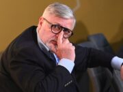 El e românul care are un salariu 33.000 de euro pe lună. Are acelaşi loc de muncă din 2013