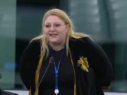 Diana Șoșoacă acuză furtul Tezaurului Dacic e o înscenare a serviciilor, ca să îi glorifice pe Ciolacu și Iohannis: NU mergeți după fentă