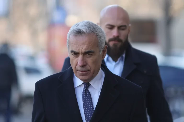 Călin Georgescu revine asupra declarațiilor despre împărțirea Ucrainei și îi numește „superficiali și analfabeți funcțional” pe politicienii care l-au criticat