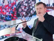 Reacții după discursul în care Crin Antonescu a spus, în momentul în care a fost validat drept candidat: ”De ce noi, cei care credem în democrație, suntem atât de defensivi?”. Ce a spus Georgescu