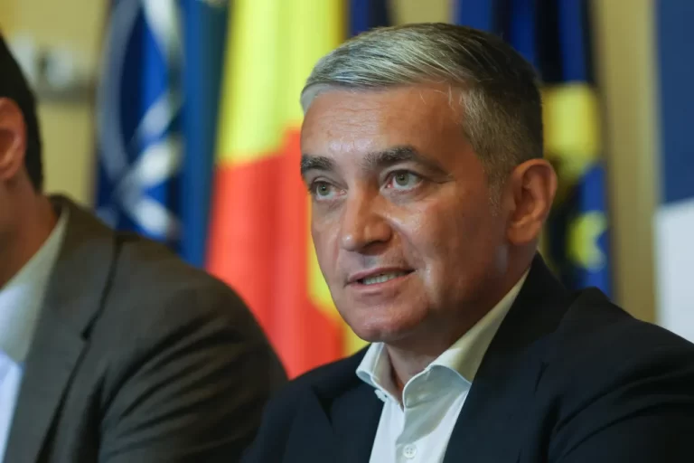 Primarul din Sinaia, acuzat că a luat mită de la Nordis, rămâne sub control judiciar. Vlad Oprea nu are voie să se apropie de primărie
