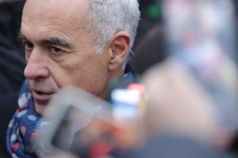 Ministerul de Interne reacționează la acuzațiile lui Călin Georgescu privind dosarele făcute „automat” împotriva celor care protestează online