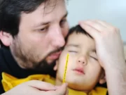 Medic infecționist: „Gripa poate să ducă la situații complicate și dacă nu ai boli preexistente”. Care sunt manifestările care arată că un copil ar trebui dus urgent la medic și când poate fi tratat acasă