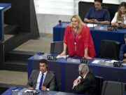 Diana Șoșoacă cere demisia Ursulei von der Leyen: ‘Uitați-vă la politica lui Nicolae Ceaușescu / Dictator, dictator, dar a avut cea mai bună politică externă’