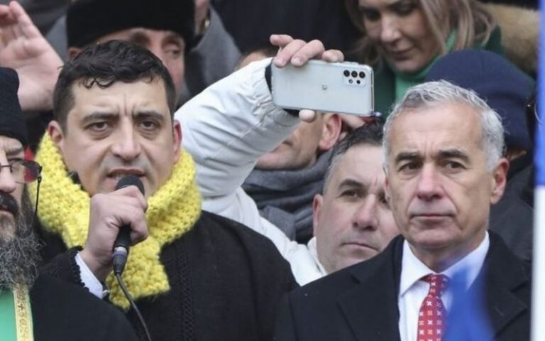 George Simion merge la Parchetul General pentru a cere explicații după ce Călin Georgescu a fost săltat din trafic