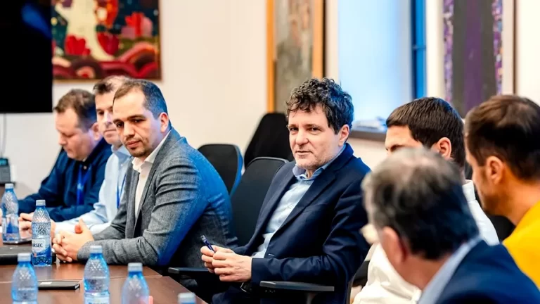 Nicușor Dan și-a asigurat sprijinul primului partid pentru alegerile prezidențiale. „Cel mai bun candidat de dreapta”