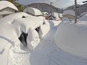 Japonia sub nămeți care au ajuns și la trei metri în insula Hokkaido. Grave perturbări ale traficului