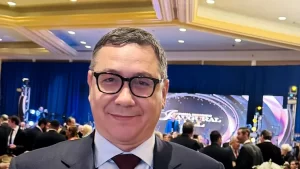 victor-ponta-candidat-la-prezidentiale-e1738501491245