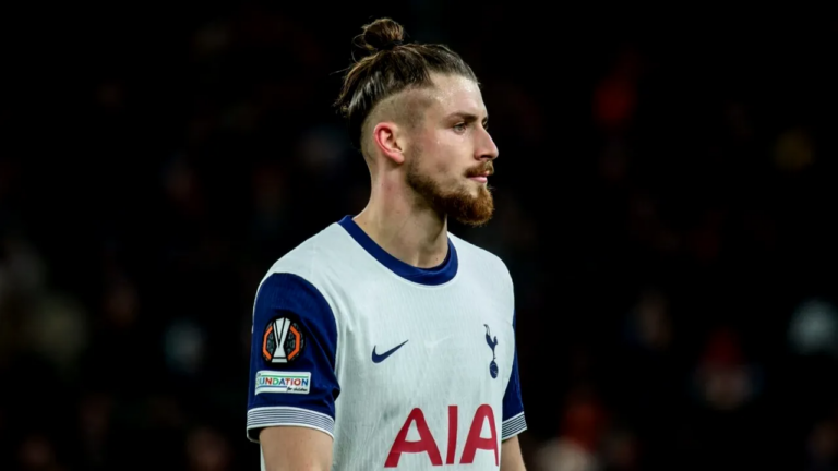 Cum poate un singur om să îi schimbe destinul lui Radu Drăguşin. Tottenham negociază cu italianul Paratici, care e un mare admirator al fundaşului român de 30.000.000 de euro