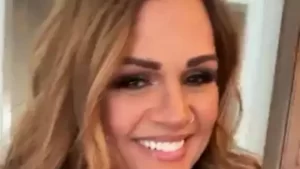 42-ani-tineri-curteaza