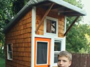 A Făcut O Casă De Doar 8 Metri, Dar Stai Să Vezi Interiorul. Toți Îl Admiră