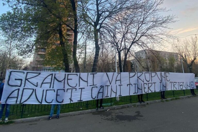 Mustață spera să introducă două bannere abominabile la Dinamo – FCSB » Ce conțineau, în realitate, mesajele descrise drept „ironii”