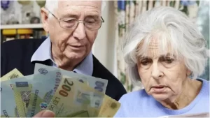 Ai-pensie-sub-2000-de-lei-Primesti-bani-in-plus-de-la-1-ianuarie-2025.-S-a-dat-lege-in-Romania