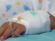 Caz revoltător la Spitalul Județean Craiova! O fetiţă a rămas cu sechele, după ce i s-a administrat greșit o perfuzie