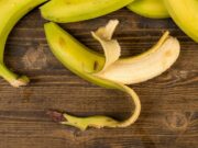 „Botox natural”, secretul anti-rid care a devenit viral pe TikTok. Cât de eficientă este frecarea tenului cu coji de banane