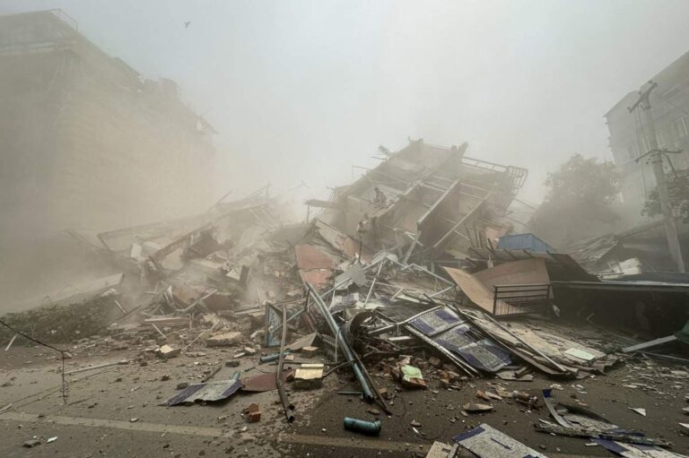 Mărturia tulburătoare a unui român prins în cutremurul devastator de 7,7 grade din Bangkok: ”Era haos”