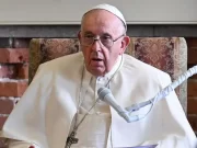 Vaticanul își ține respirația, așteptând zilnic vești despre starea Papei Francisc: „Trăim de pe o zi pe alta”