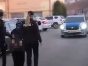 O pensionară din Craiova a jefuit altă pensionară, pe stradă, și a jucat la păcănele toți banii furați