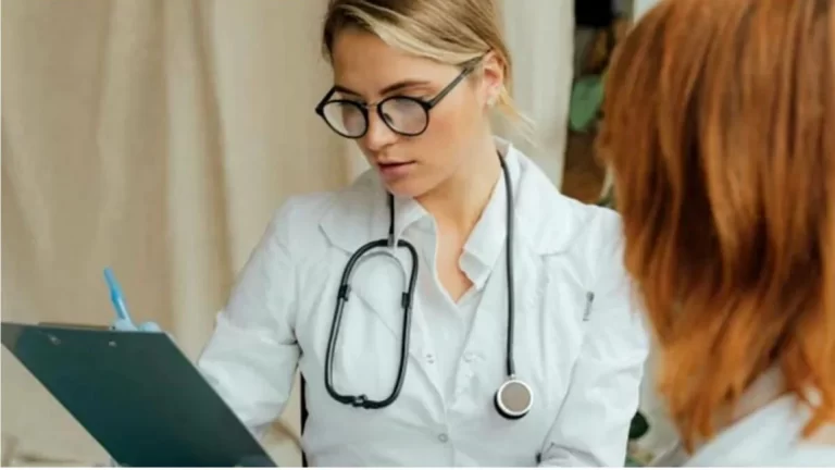 Ce salariu are un medic de familie din România, în 2025. Veniturile acestora pot ajunge la sume amețitoare