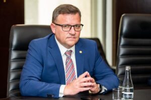 media-172103337839050100