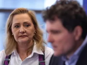 Elena Lasconi publică fotografii în care afirmă că apar Nicușor Dan și Victor Ponta la o întâlnire cu Florian Coldea: „Avem cu toții nevoie de niște explicații” / Ponta denunță „un fake” / Edilul spune că „această pretinsă întâlnire n-a avut loc niciodată”