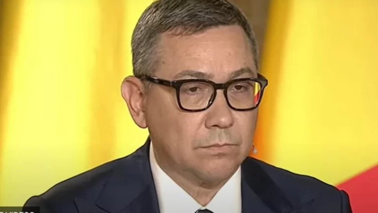 Ce a făcut Victor Ponta în timpul dezbaterii electorale de la TVR. Detaliul care nu s-a văzut la TV!