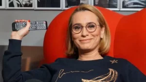 arata-Andreea-Esca-la-20-de-ani