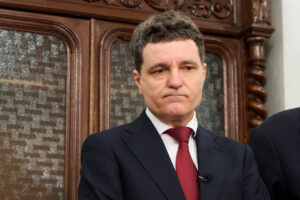 nicusor-dan_74448200