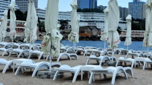 sezlong-pret-litoral