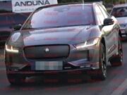 Vedeta din Târgu Jiu care și-a cumpărat un Jaguar de peste 100.000 €