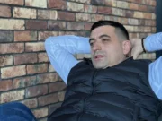 Simion se relaxa în Cipru în timp ce susținătorii săi protestau și transpirau în Piața Victoriei