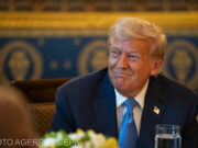 Trump va contura prioritățile inteligenței artificiale în contextul bătăliei tehnologice cu China