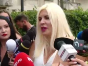 Ce e schimbat la Elena Udrea după 1.478 de zile de închisoare. Parcă a întinerit. Mesajul iubirii, purtat la vedere, pe piept