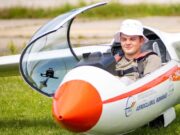 El este Emanuel, tânărul de 24 de ani mort după ce s-a prăbușit cu planorul, în Olt. Familia se pregătește să îl conducă pe ultimul drum | FOTO