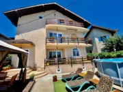 Văduva lui Leo Iorga, disperată! Bate vântul în vila de la malul mării a regretatului solist, deși prețurile la cazare au fost reduse! „Anul acesta, e dificil din cauza crizei”