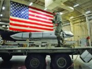 Declarația-bombă a lui Trump pentru Zelenski: l-a informat că nu el a decis oprirea livrărilor de arme către Kiev