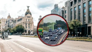 minim-doi-oameni-masini-taxa-tara