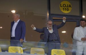 FOTO Toate privirile spre lojă: Gigi Becali a început să danseze pe Arena Națională, în stilul lui Borcea