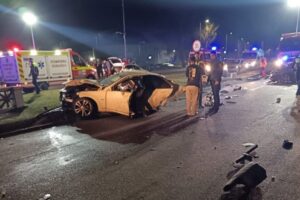 52847493-15a1-435b-94cf-71d6e95806d0