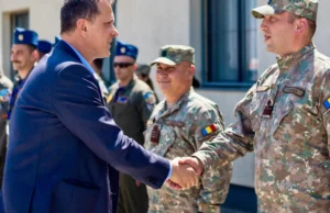 Ministrul Apărării anunță că tinerii nu vor fi luaţi cu arcanul la oaste: Recrutarea în armată rămâne voluntară. MApN oferă 12.285 lei net tinerilor care fac patru luni stagiu militar