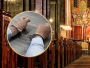 Adolescent de 17 ani, reținut după ce ar fi furat mai mulți bani din cutia milei. Ce au găsit polițiștii la el acasă