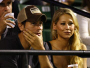Anna Kournikova este însărcinată. Fosta tenismenă și Enrique Iglesias urmează să devină părinți a patra oară