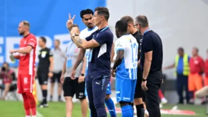 ce-a-facut-mirel-radoi-in-timpul-partidei-dintre-universitatea-craiova-si-hermannstadt-scaled-e1754846537314