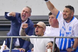 d8838237-c748-46f3-9af1-3ee9992ab37b