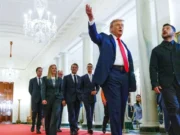 Trump a discutat cu PUTIN despre organizarea summitului trilateral /Rusia nu va accepta militari NATO în Ucraina